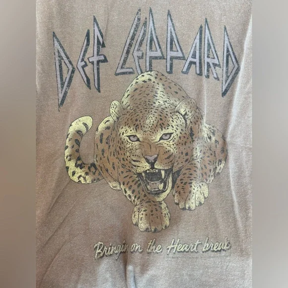 Def Leopard Large Graphic Tee Brown Vinyl Icons T-Shirt T9 - Picture 4 of 7